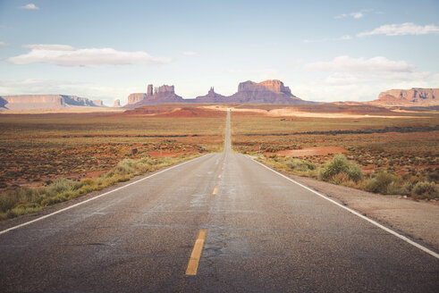 USA, Arizona, road to Monument Valley - EPF000073