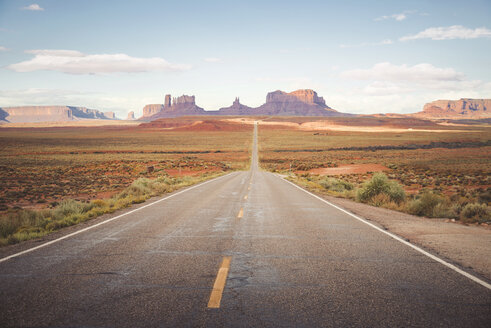 USA, Arizona, Straße zum Monument Valley - EPF000073