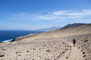 Spain, Canary Islands, Fuerteventura, hiking trail to Punta Pesebre - WWF003967