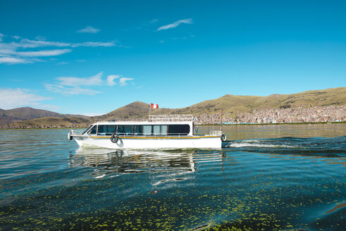 Peru, Titicacasee, Bootsfahrt von Punto zu den Inseln im Titicacasee - GEMF000871