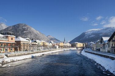 Austria, Bad Ischl, Spa Town, Traun river in winter - WWF003983