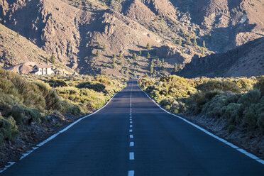 Spain, Tenerife, empty road in El Teide region - SIPF000383