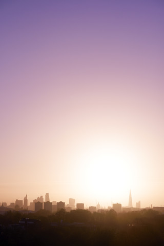 UK, London, Skyline im Morgenlicht, lizenzfreies Stockfoto