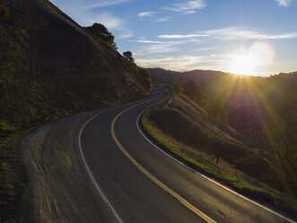 USA, Kalifornien, Orr Spring Road bei Sonnenuntergang - STCF000193