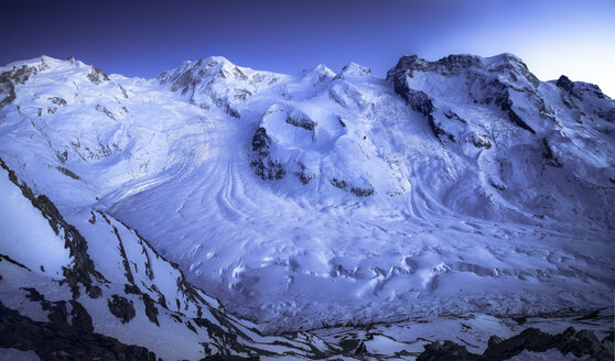 Schweiz, Zermatt, Gornergratgletscher, Blaue Stunde - STCF000232
