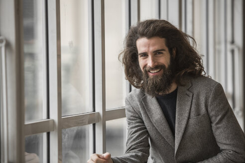 Portrait of a bearded businessman - ZOCF000095