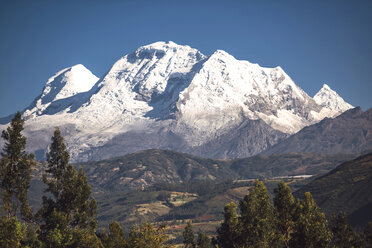 Peru, schneebedeckter Berggipfel in der Cordillera Blanca im Huascaran-Nationalpark - EHF000340