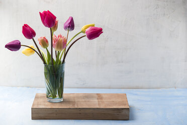 Blumenvase mit Tulpen - MYF001459