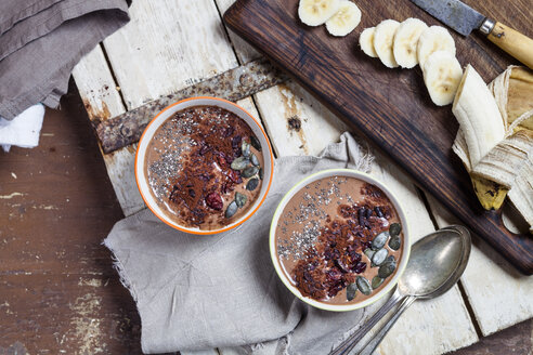 Garnished vegan and sugarfree smoothie bowl - SBDF002874