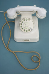 Old white bakelite telephone - GISF000210