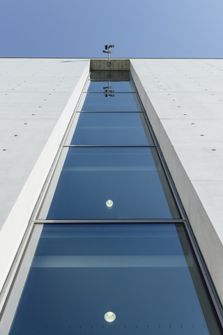 Deutschland, Berlin, Überwachungskamera im Regierungsgebäude, lizenzfreies Stockfoto