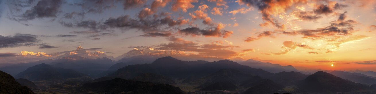 Nepal, Annapurna, Pokhara, Annapurna Süd, Machapuchare bei Sonnenuntergang - ALRF000414