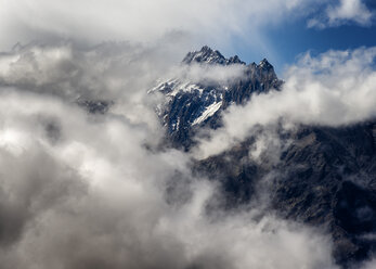 Nepal, Annapurna, Muktinath, Nilgiri Himal und Wolken - ALRF000429