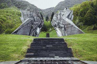 Bosnien und Herzegowina, Tjentiste, Denkmal, Tal der Helden, Schlacht von Sutjeska - ZEDF000113