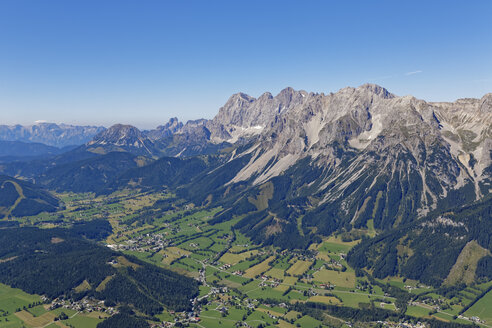 Österreich, Steiermark, Liezen, Luftbild mit Dachstein - GF000577