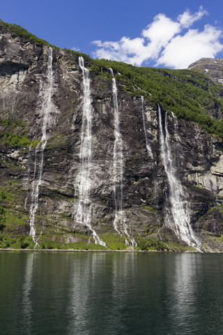 Norwegen, Geirangerfjord, Sieben Schwestern, Wasserfall, lizenzfreies Stockfoto