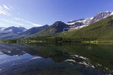 Norway, near Sykkylven, at fjord - SJF000169