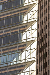 Deutschland, Berlin, Teil der Fassade des Forum Towers am Potsdamer Platz - CMF000435