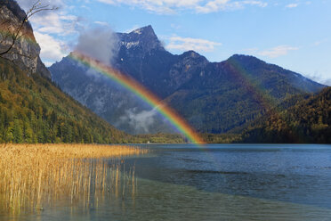 Austria, Styria, Eisenerz, Hochschwab, Pfaffenstein mountain, Leopoldsteiner lake, rainbow - GFF000580