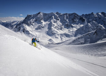 France, Isere, Les Deux Alpes, Pic du Galibier, ski mountaineering - ALRF000446