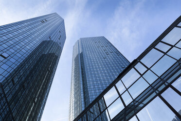 Deutschland, Frankfurt, Fassaden der Hochhäuser der Deutschen Bank - FCF000929