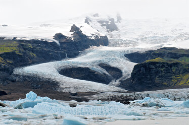 Island, Jokulsarlon, Gletschereis auf See - JEDF000274