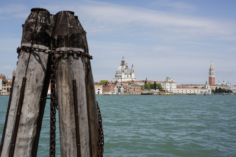 Italien, Venedig, Blick auf den Markusplatz von San Giorgio Maggiore aus, lizenzfreies Stockfoto