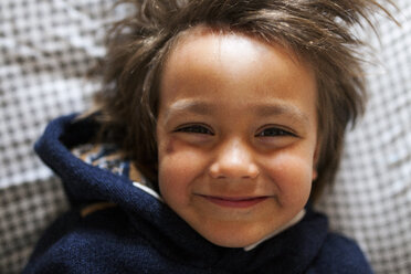 Portrait of smiling little boy - VABF000507