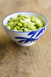 Edamame beans in a small bowl - HAWF000907