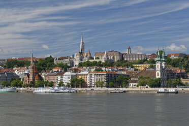 Hungary, Budapest, Pest, Matthias Church and Fishermans Bastion, Danube river - GFF000610