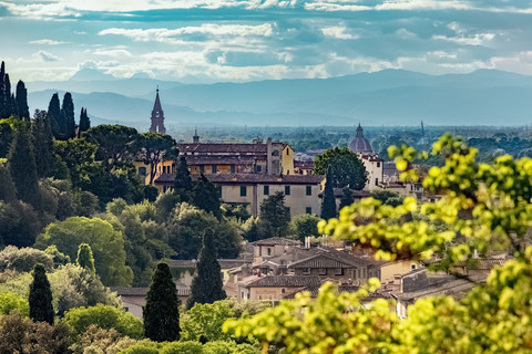 Italien, Toskana, Florenz, Blick vom Park Giardino delle Rose auf die historische Altstadt, lizenzfreies Stockfoto