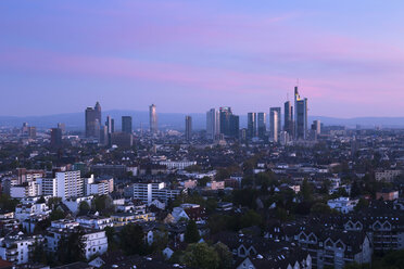 Deutschland, Hessen, Frankfurt, Skyline in der Morgendämmerung - FCF000954