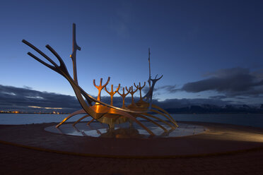 Island, Reykjavik, Bildhauerei Die Sonne Voyager - FDF000166