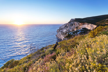 Griechenland, Ionische Inseln, Zakynthos, Porto Vromi bei Sonnenaufgang - FPF000082