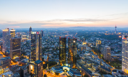 Deutschland, Frankfurt, Stadtansicht von oben bei Sonnenuntergang - TAMF000483