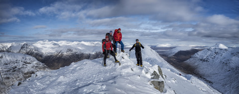 Schottland, Glencoe, Buachaille Etive Beag, Stob Dubh, Bergsteigen im Winter, lizenzfreies Stockfoto