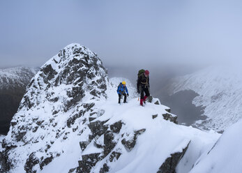 Scotland, Glencoe, Beinn a'Bheithir, mountaineering in winter - ALRF000484