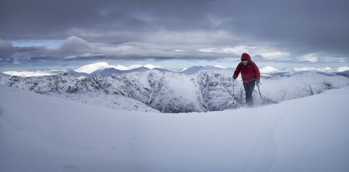 Schottland, Glencoe, Stob Coire Nan Lochain, Bergsteigen im Winter - ALRF000496