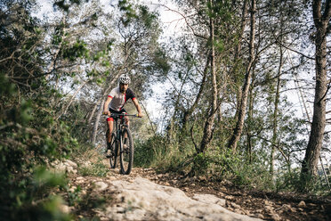 Mountainbiker in Bewegung - JRFF000721