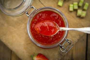 Glass of rhubarb strawberry mush - LVF004894