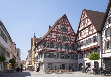 Deutschland, Baden-Württemberg, Riedlingen, Marktplatz und Stadthaus - SIEF007024