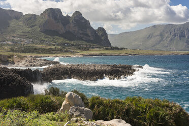 Italien, Sizilien, Provinz Trapani, San Vito lo Capo, Felsenküste - HWOF000113