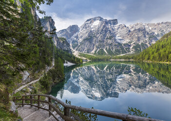 Italy, South Tyrol, Dolomites, Fanes-Sennes-Prags Nature Park, Lake Prags with Seekofel - STSF001015