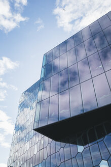 Island, Reykjavik, Fassade der Konzerthalle Harpa - ASCF000610