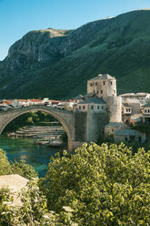 Bosnien und Herzegowina, Mostar, Altstadt, Alte Brücke und Fluss Neretva - ZEDF000191