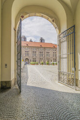 Deutschland, München, Hof der Münchner Residenz - THAF001600