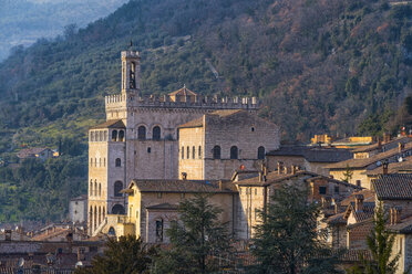 Italien, Umbrien, Palazzo dei Consoli in Gubbio - LOM000282