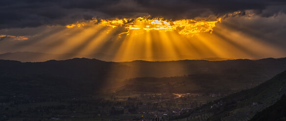 Italy, Umbria, Apennines, Gubbio at sunset - LOMF000286