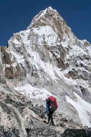 Nepal, Himalaya, Solo Khumbu, Everest-Region Ama Dablam, Bergsteiger, lizenzfreies Stockfoto