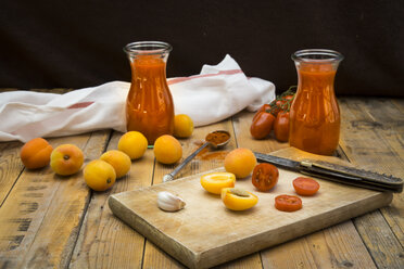 Ingredients for homemade apricot ketchup - LVF004937